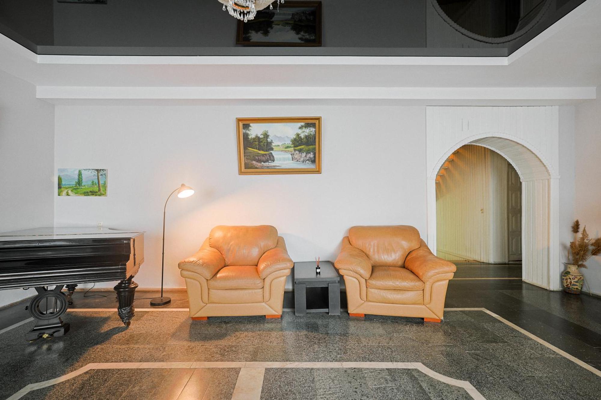 Hotel White House Tbilisi Exteriör bild